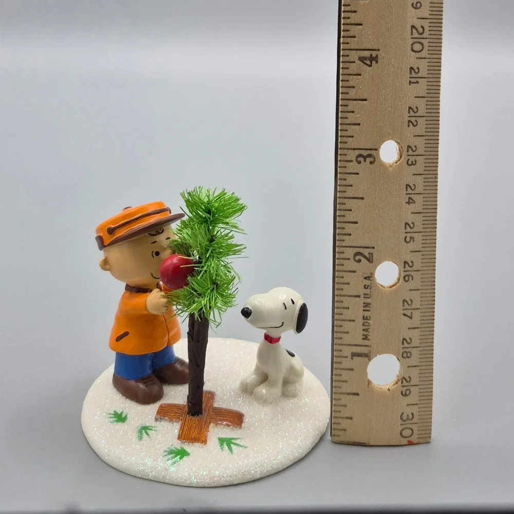 Peanuts Department 56 The Perfect Tree Charlie Brown Snoopy Figurine 2011 Decor
